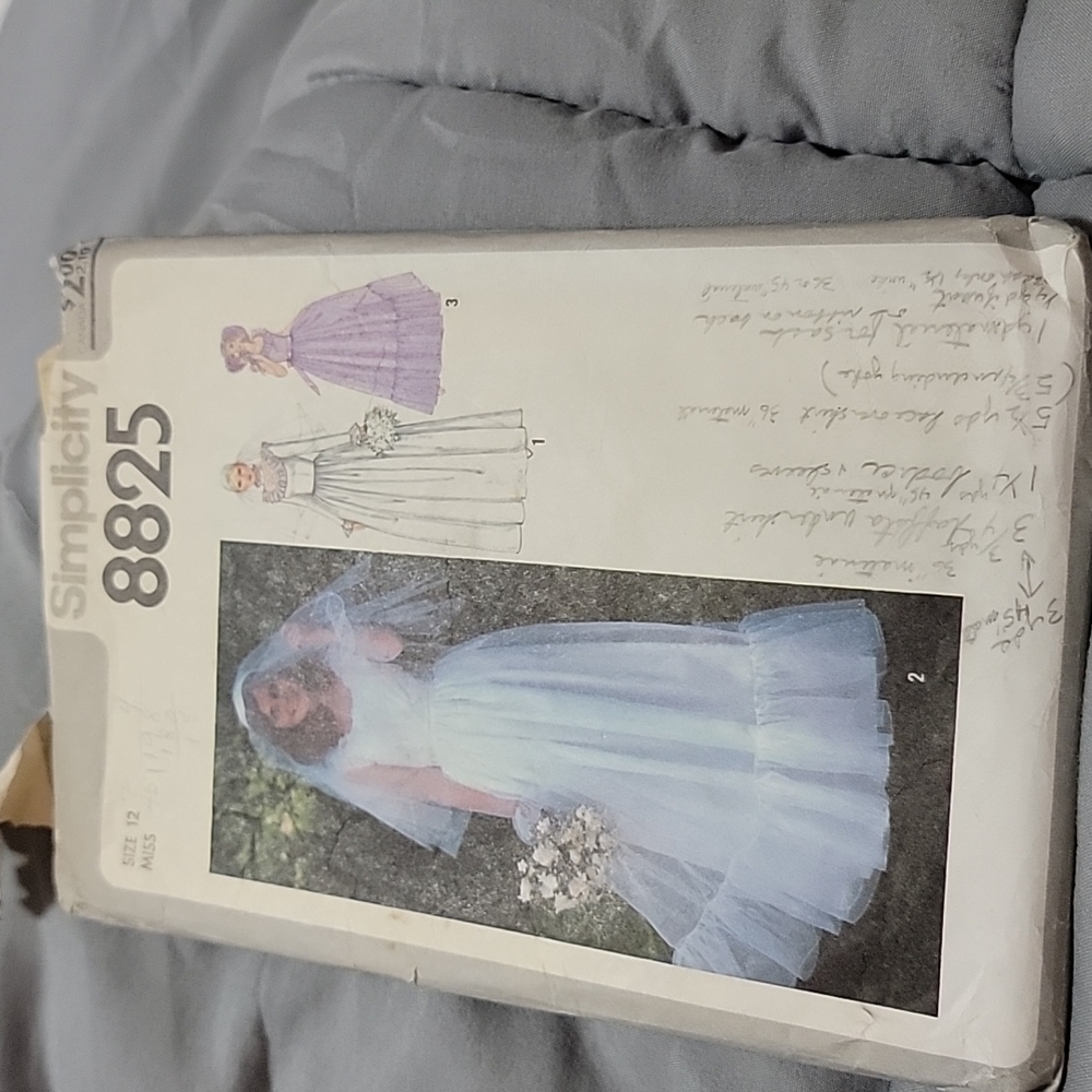 Craft. Simplicity 8825 wedding dress pattern size 12 vintage